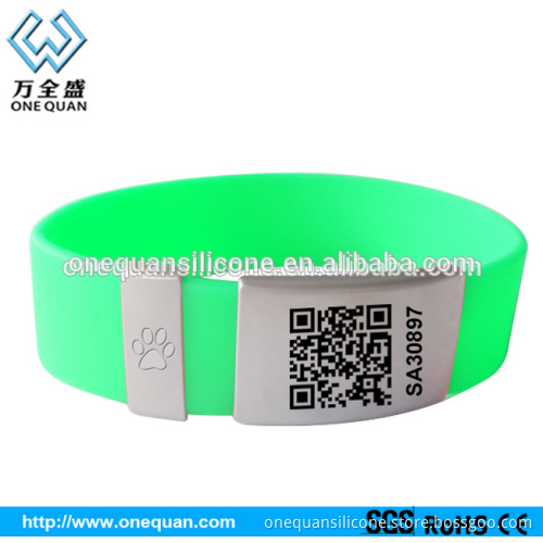 size adjustbale silicone wristband bracelet with metal clasp id plate